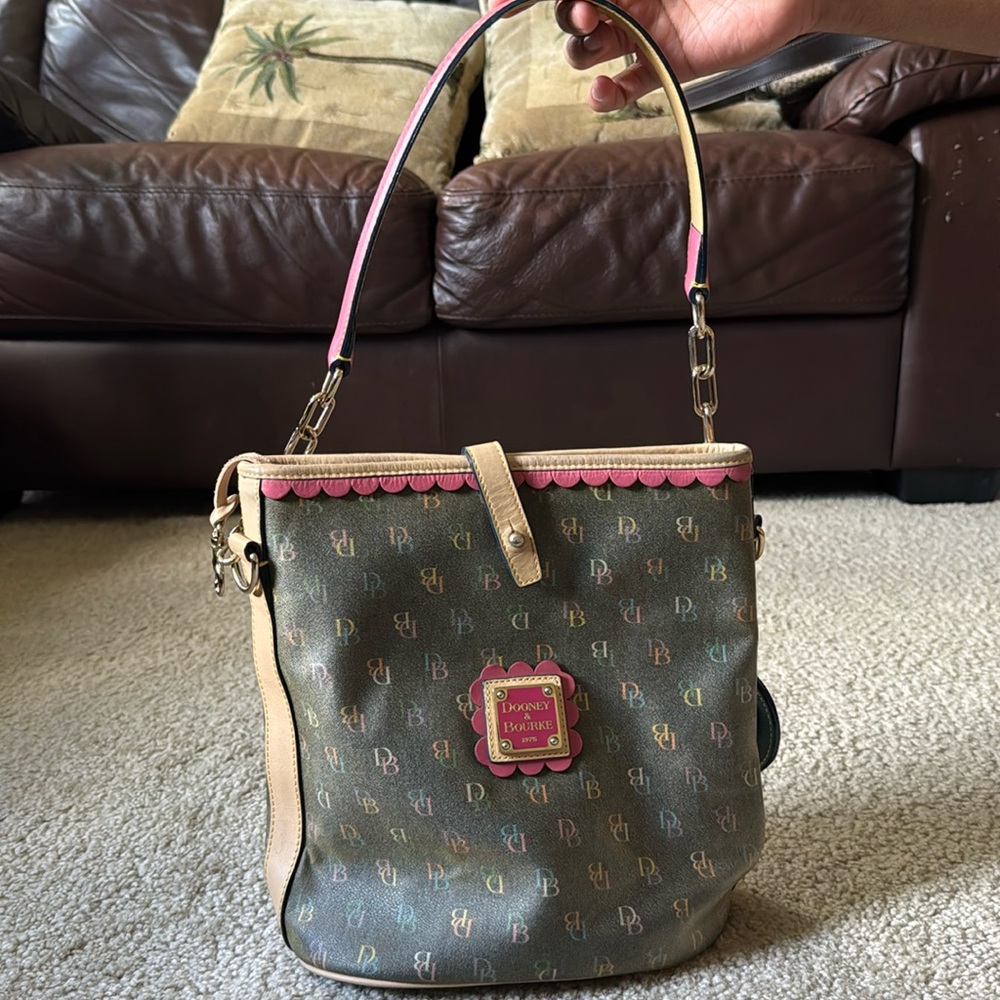 Vintage Dooney and Burke bucket bag